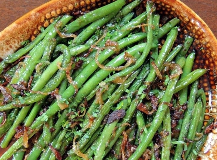 https://www.salttable.com/wp-content/uploads/Sauteed-Green-Beans-Onions-Bacon-e1511650497925.jpg